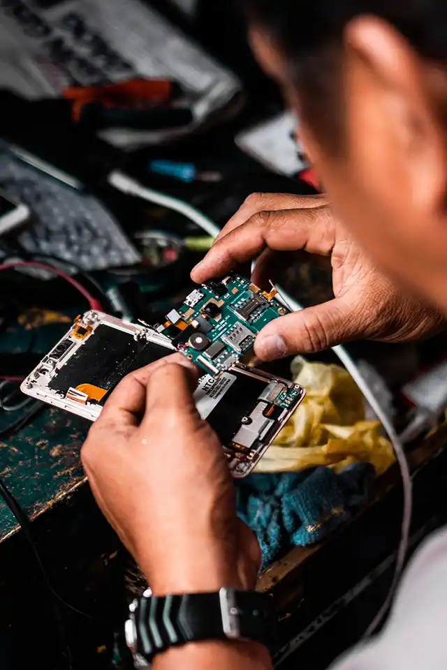 Benefits of Handset Repair Training